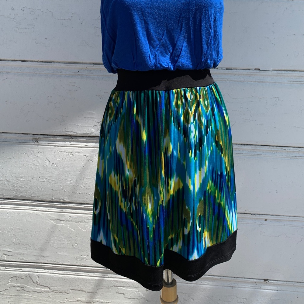 Bailey Blue sleeveless dress with cute back - Picture 2 of 5